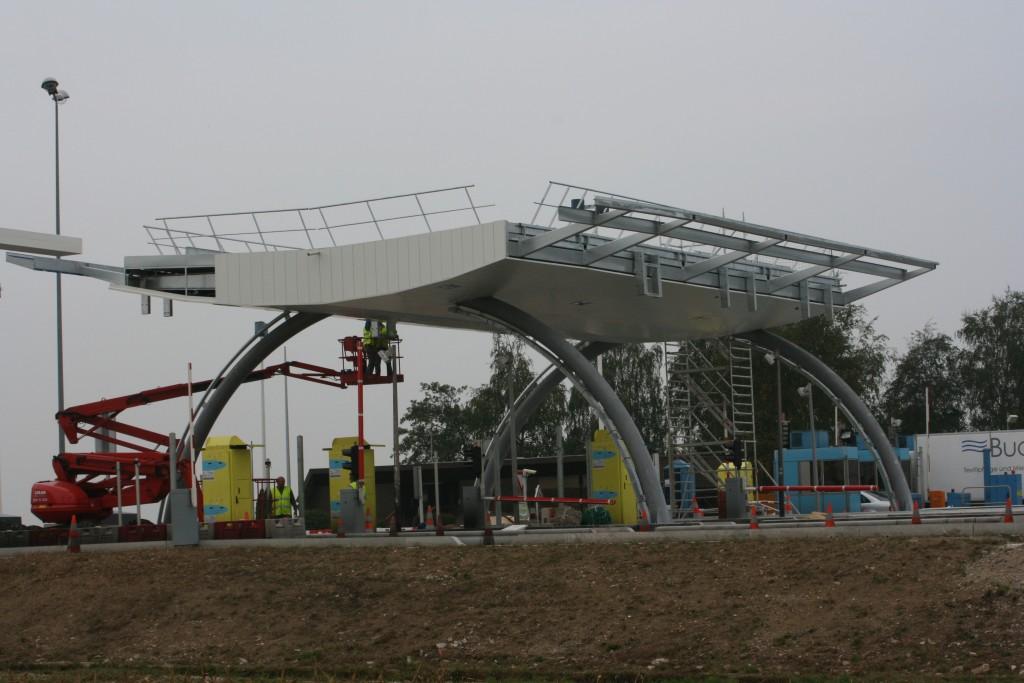 Ouvrage de structure métallique : auvent péage autoroutier phalsbourg - entreprise Muller rost